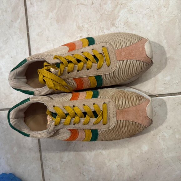 Charlotte Stone shoes says 9 but fits a us 8. - Picture 2 of 8